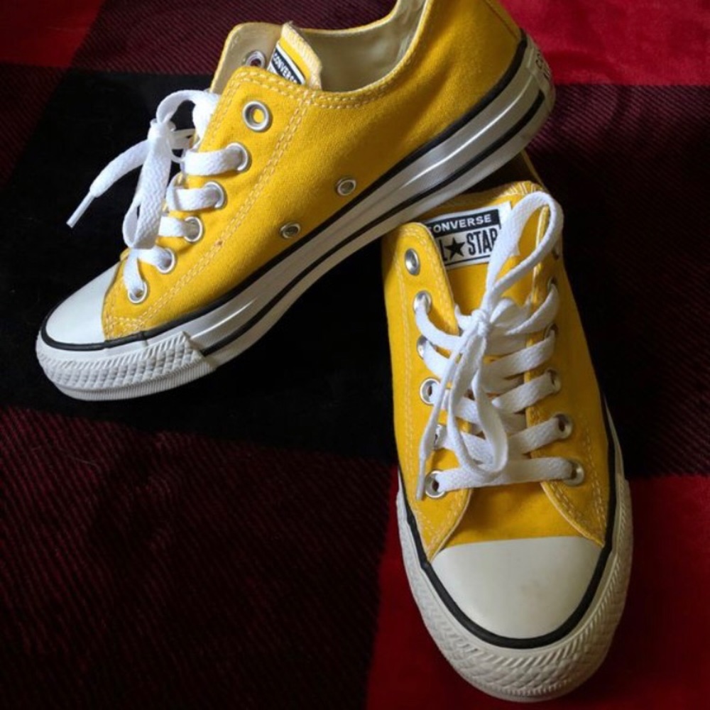 Yellow Converse - Picture 4 of 5